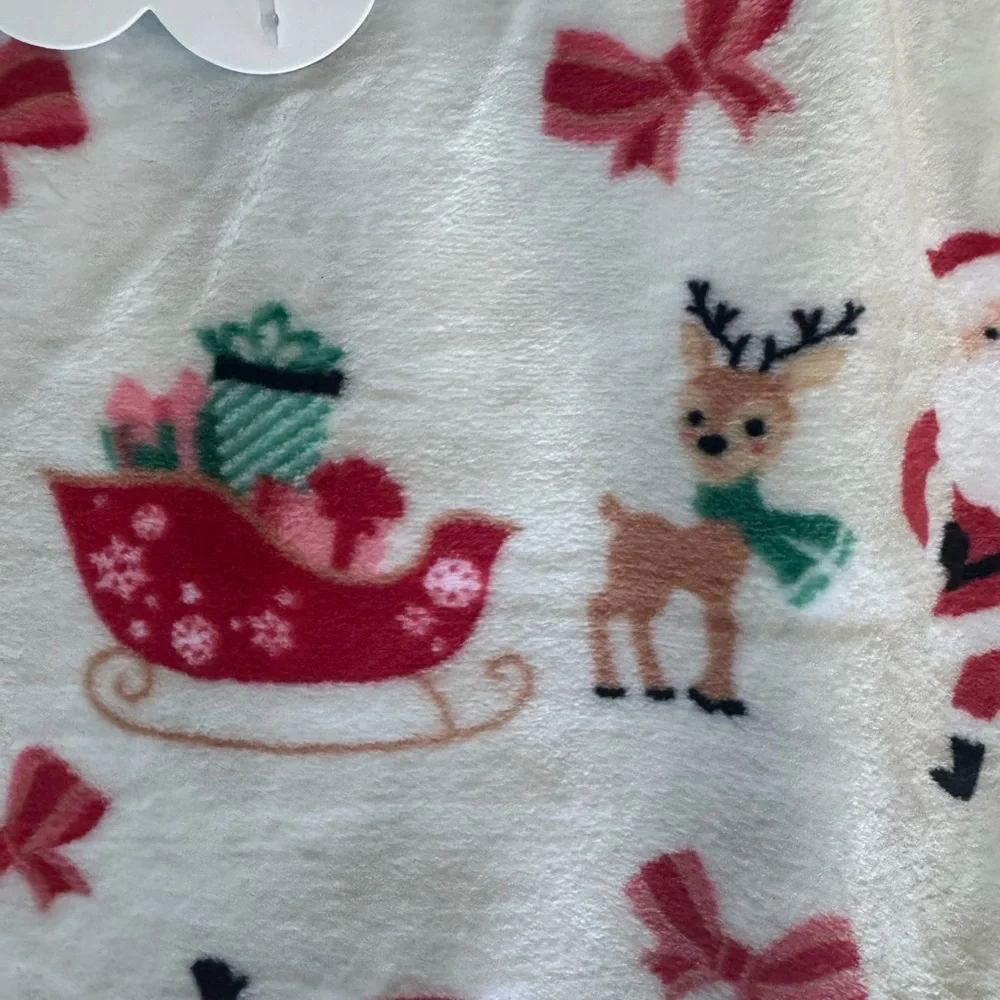 CHRISTMAS HOLIDAY PLUSH THROW BLANKET w/ SANTA  SLEIGH  BOWS  REINDEER NEW